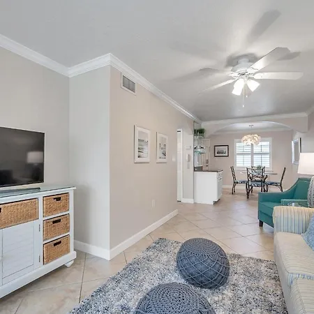 2 Bed-1 Bath With Sunroom, Private Pool And Beach Access! Clearwater Beach Exterior photo