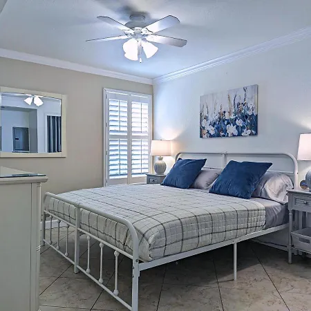 2 Bed-1 Bath With Sunroom, Private Pool And Beach Access! Clearwater Beach Exterior photo